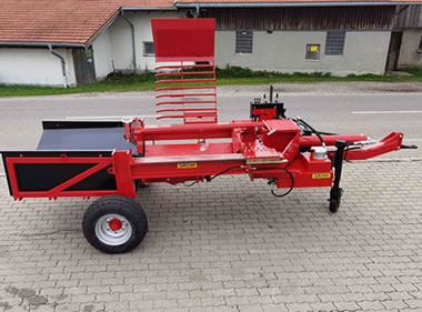 Waagrechtspalter GROWI - GSW 14 Turbo mit Zapfwellenantrieb